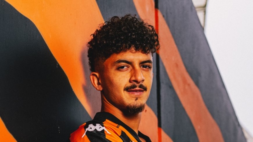 لاعب الخضر بشير بلومي في مرمى انتقادات الاعلام الإنجليزي