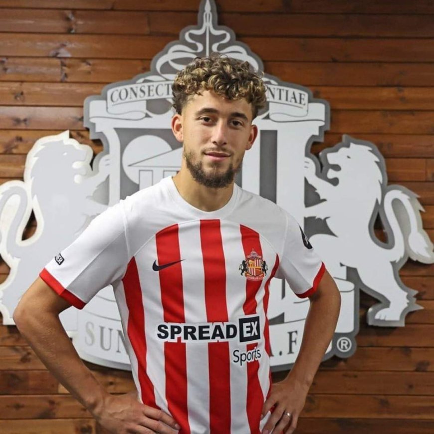 قبضة حديدية بين عوشيش ومدربه في ساندرلاند قد تؤجل التحاقه بالخضر