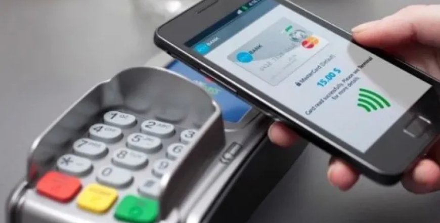 خمس بنوك تطلق الدفع الإلكتروني عبر الهاتف النقال في أكتوبر المقبل