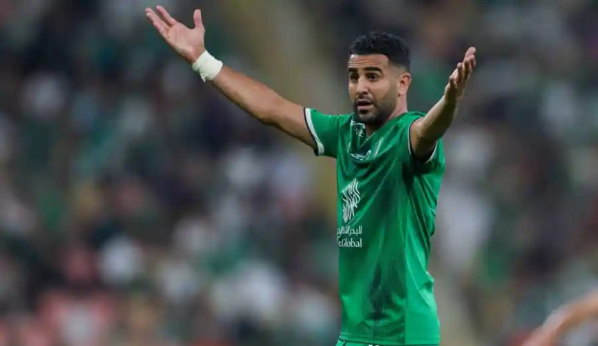 محرز "يرد" على منتقديه