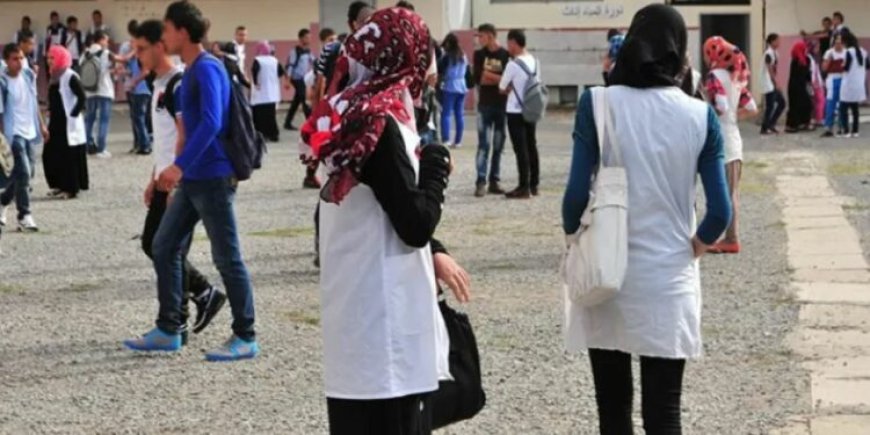 رئيس الجمهورية يؤكد على أهمية التكفل بالتلاميذ المعيدين ومنحهم فرص الإدماج مجددا