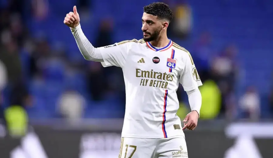 بن رحمة يسجل اول اهداف الموسم مع ليون وينال إشادة مدربه