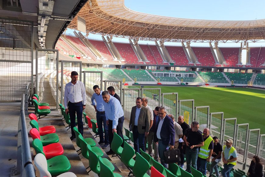 وزير السكن محمد طارق بلعريبي يقوم بزيارة تفقدية إلى ملعب الدويرة