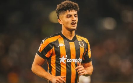 مدرب هال سيتي يثني على بلومي ويؤكد على ضرورة الاعتناء به