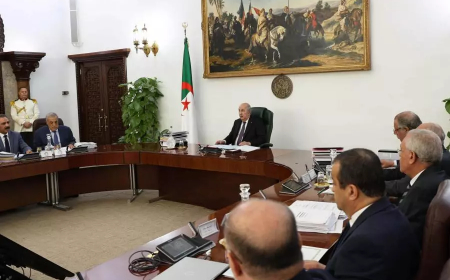 رئيس الجمهورية يأمر برفع منح السياحة والحج والطلبة