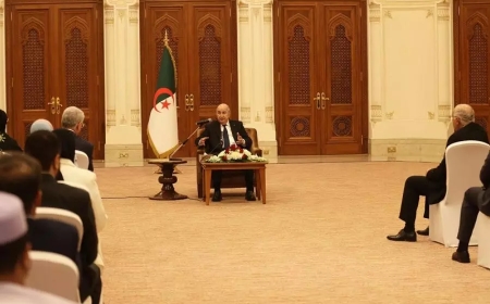 رئيس الجمهورية يلتقي بمسقط بأفراد الجالية الجزائرية المقيمة بسلطنة عمان