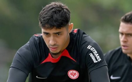 وضعية فارس شايبي تزداد تعقيدا مع انتراخت فرانكفورت