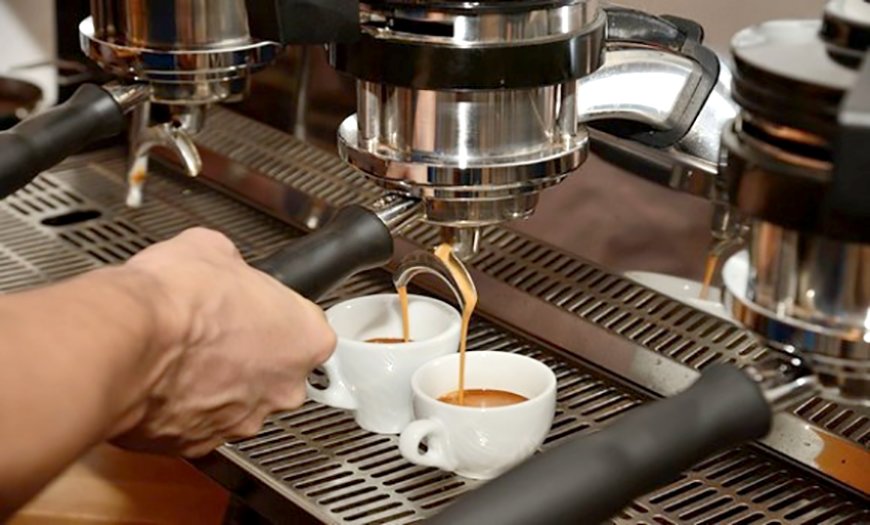 عنابة: حملات مراقبة مكثفة بالمقاهي والفضاءات التجارية ببلديات الولاية