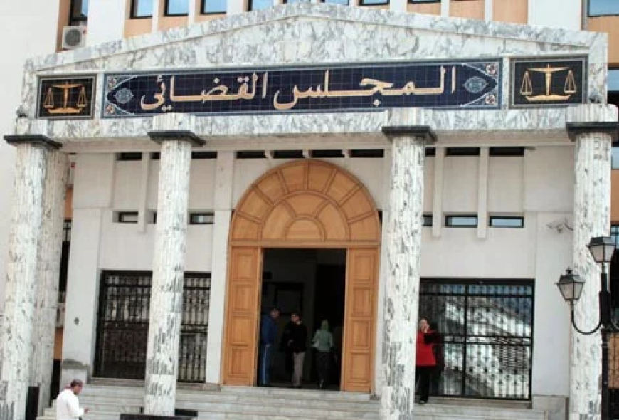 عشريني يتعرّض للتعذيب والفعل المخلّ بالحياء في جبل يقع بمنطقة الشابيّة