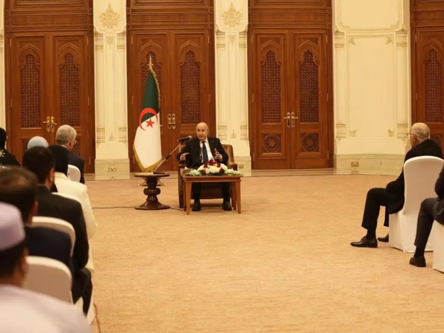 رئيس الجمهورية يلتقي بمسقط بأفراد الجالية الجزائرية المقيمة بسلطنة عمان