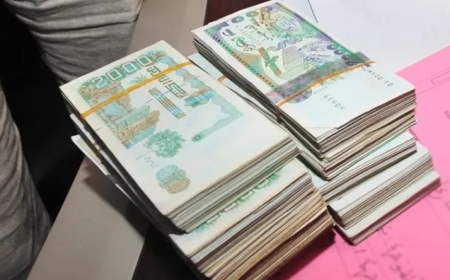  شيخ وشاب يسلبان طفلا قاصرا  50 مليون سنتيم بالشرفة