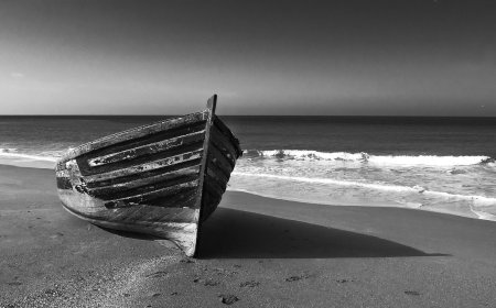 إطاحة بشبكة تنشط في مجال الهجرة السرية وتوقيف تسعة أشخاص بجيجل  