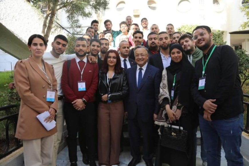 بداري "يلتقي" بطلبة الطب