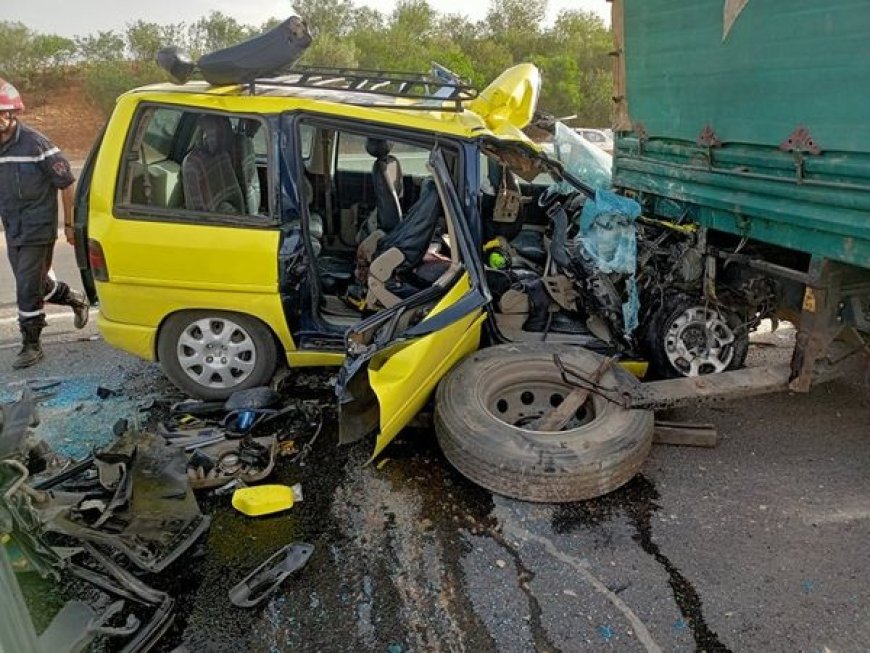 إصابة 8 أشخاص في حادث اصطدام بين شاحنة وسيارة أجرة بولاية تبسة