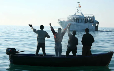 إنقاذ 12 حراقا بإيطاليا و اختفاء 8 يثير التساؤلات بسكيكدة