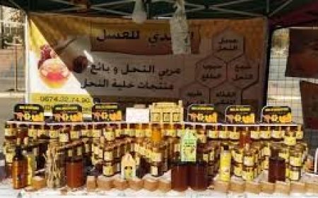 عسل النحلة" يحط بسطيف