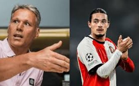 فان باستن: حاج موسى لاعب خارق للعادة