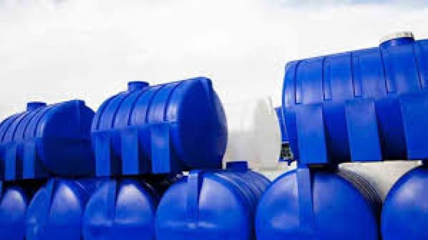 عنابة:  اقبال كبير على اقتناء خزانات المياه البلاستيكية