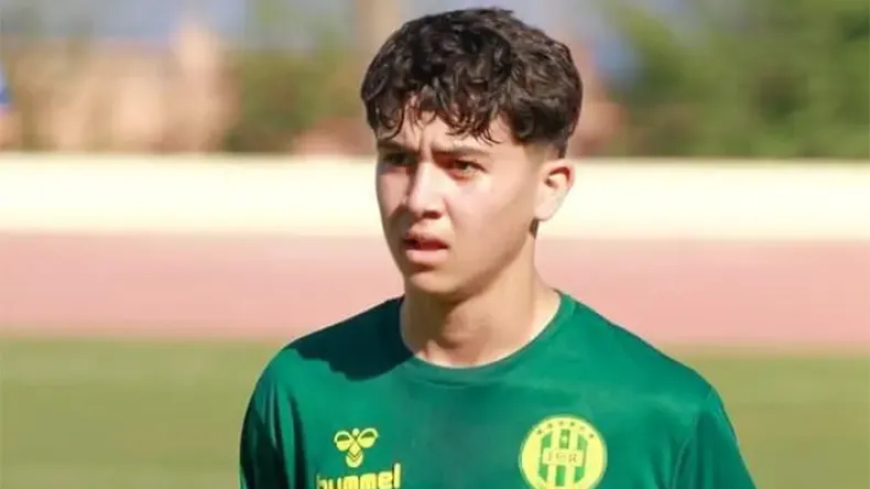 لاعب شبيبة القبائل لحلو اخريب محل اهتمام دينامو زاغرب الكرواتي