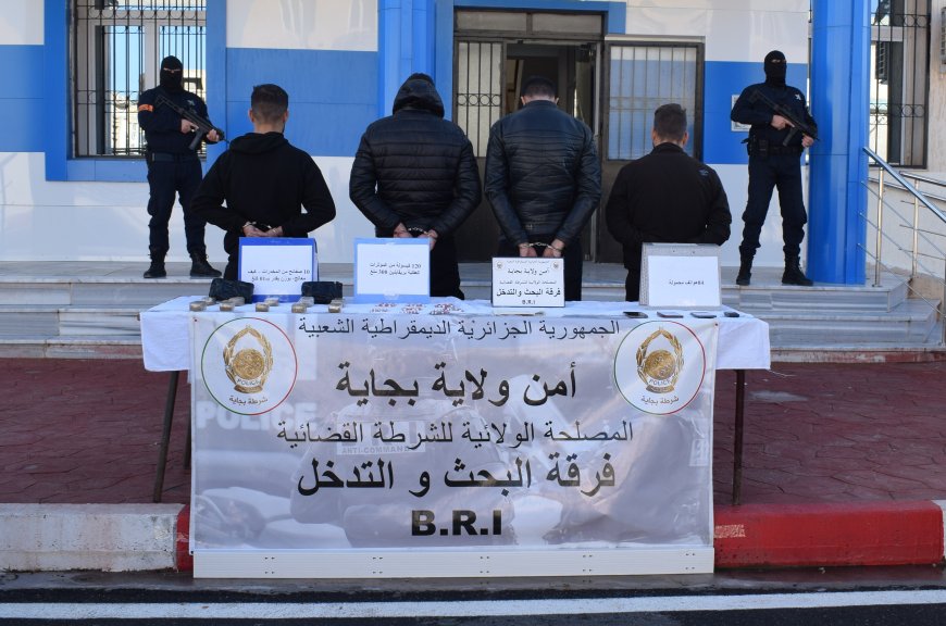 تفكيك جماعة اشرار تحوز 01 كلغ من المخدرات و120 قرص مهلوس ببجاية