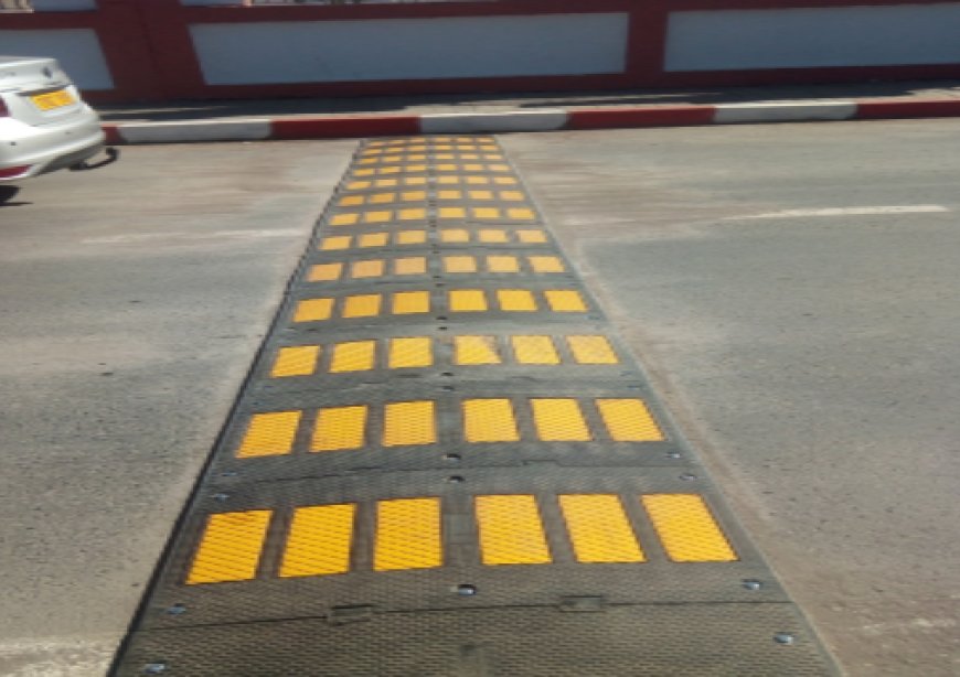 الشروع في إزالـة الممهلات الإسمنتية واستبدالها بممهلات بلاستيكية جديدة بالبوني        