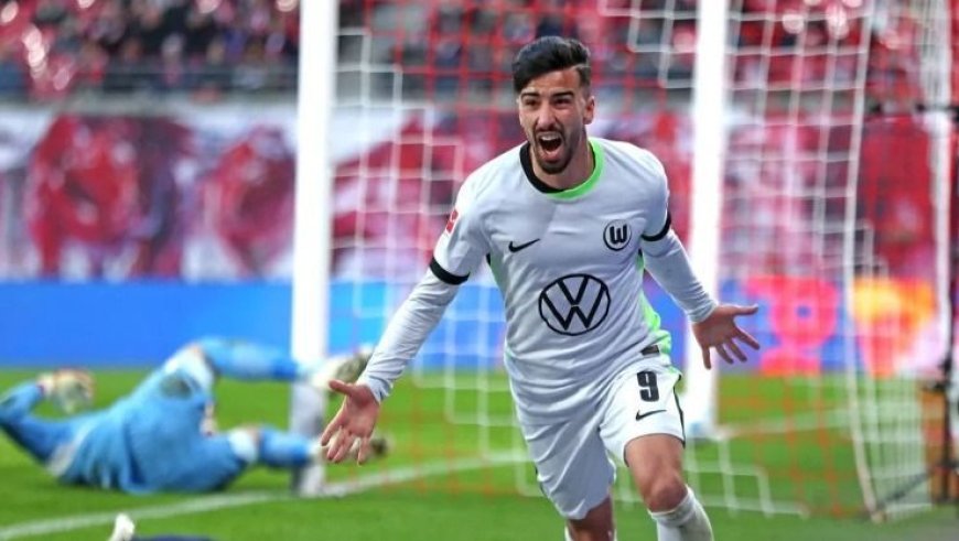 لاعب فولسبورغ باتريك ويمر يصف زميله عمورة بالطائر النادر