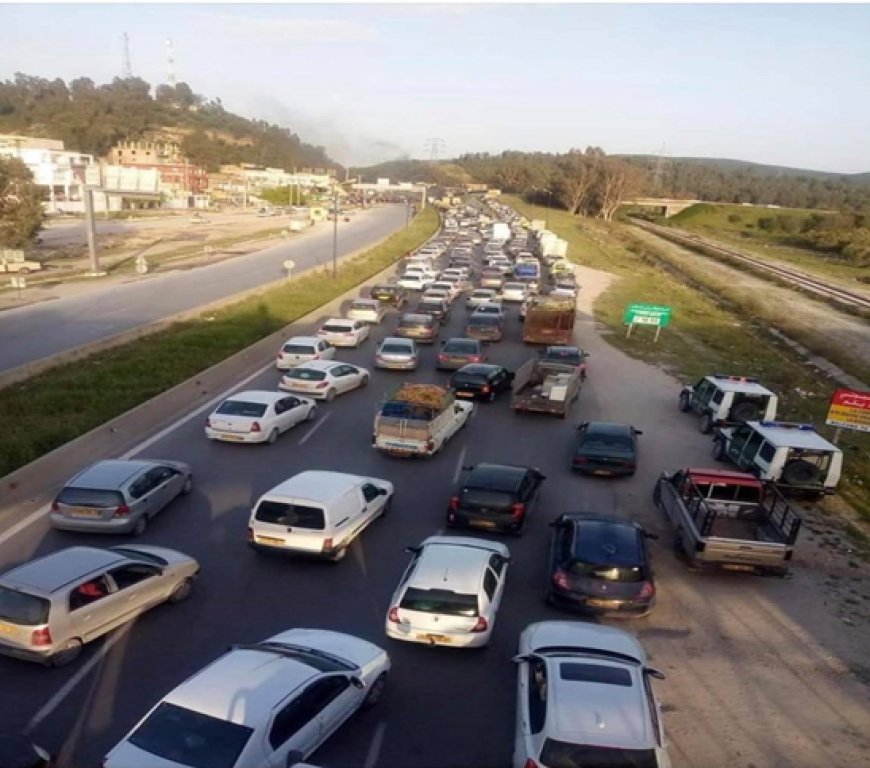 عنابة:  نحو رفع التجميد عن العديد من المشاريع لتخفيف الضغط المروري بالطريق الوطني رقم 44