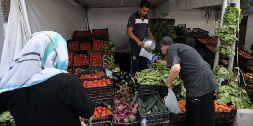 رئيس الجمهورية يؤكد ضرورة التحلي باليقظة إزاء محاولات المساس بالوفرة في الأسواق خلال شهر رمضان