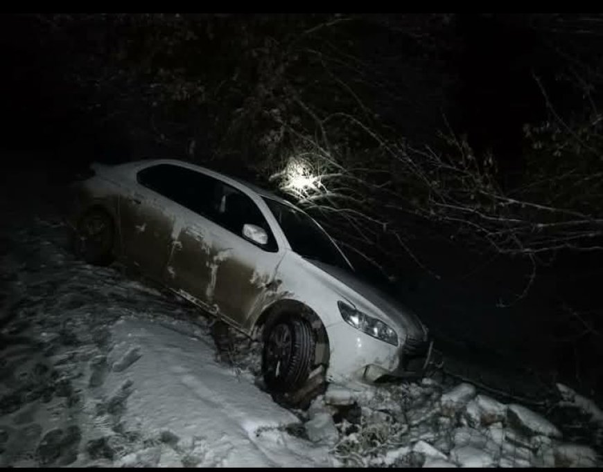 ادت الى انحراف مركبة وسقوطها بمنحدر: الثلوج تغلق عديد المحاور وتصعب الحركة باخرى بباتنة 