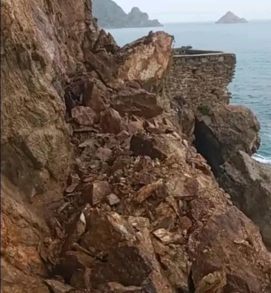 انهيارات جبلية و الصخور تعزل 3شواطيئ بمدينة سكيكدة