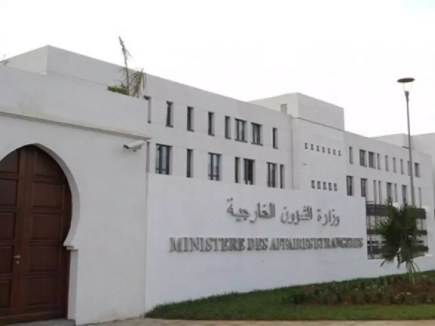 الخارجية الجزائرية تستدعي السفير الفرنسي احتجاجًا على معاملة استفزازية تعرض لها جزائريون بمطاري باريس