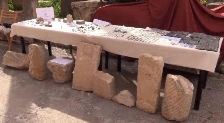 قسنطينة:  توقيف شخصين وحجز أكثر من 1500 قطعة أثرية وأحجار نفيسة