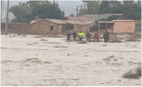 السيول تغلق الطريق الولائي  رقم "137أ" وتهدد سكان سمى بن زيادة بجيجل بالعزلة