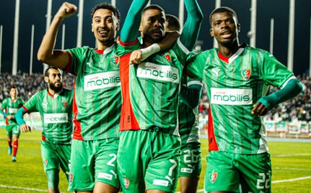 الكاس الممتازة 2024: مولودية الجزائر يتوج باللقب بفضل ضربات الترجيح