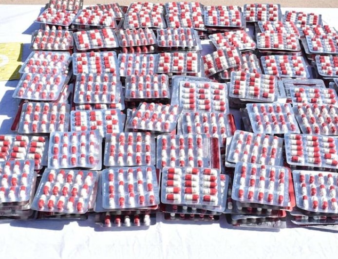 الإطاحة بمقاول ينحدر من ولاية واد سوف وبحوزته 27 ألف قرص مهلوس في عنابة