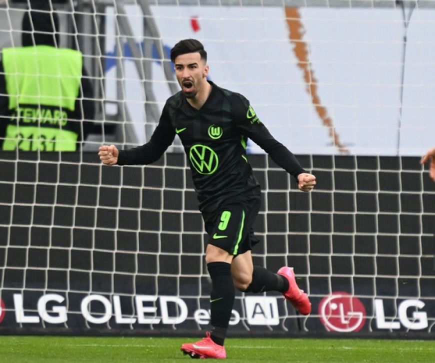 عمورة ثالث افضل لاعبي "البندسليغا" في شهر جانفي الماضي