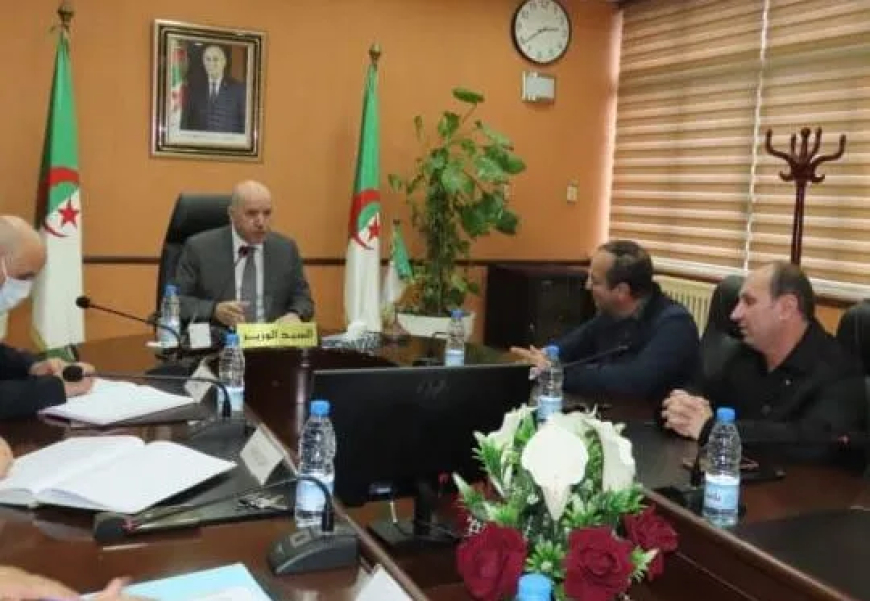 سايحي يستقبل النقابة الوطنية لممارسي الصحة العمومية