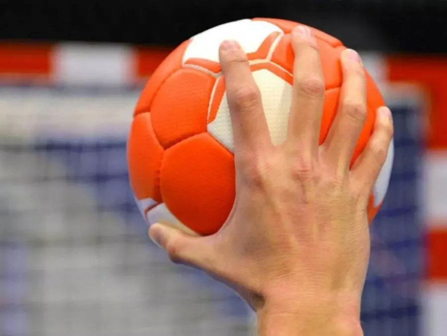 كاس افريقيا 2026 برواندا لكرة اليد: الخضر يجرون غدا آخر التدريبات وعواشرية يؤكد أهمية التركيز على الاسترجاع  