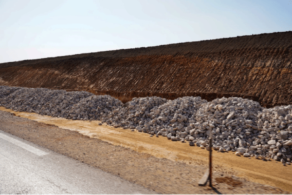 تسليم محور قسنطينة من مشروع ازدواجية الطريق الوطني رقم 27  أواخر 2025