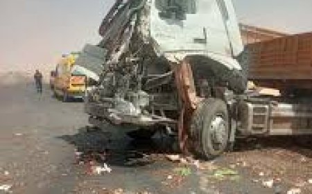 في اصطدام عنيف يبن شاحنة وحافلة على الطريق اليسار ببرج بوعريريج:   وفاة شخص وإصابة إثنان بجروح متفاوتة  