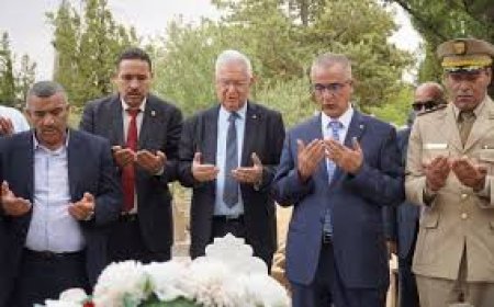 رئيس مجلس الأمة يعزّي عائلة عبد الحق بن بولعيد ويترحم على روحه وعلى الرئيس الأسبق"  اليامين زروال"