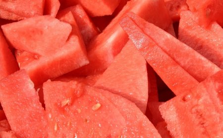  أحدث أبحاث التغذية تحذر من خطورة تناول البطيخ الأحمر مع الخبز  