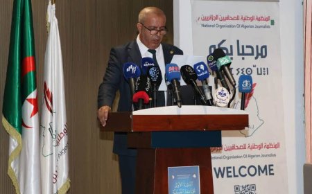 نائب رئيس البرلمان في الجامعة الصيفية للصحفيين