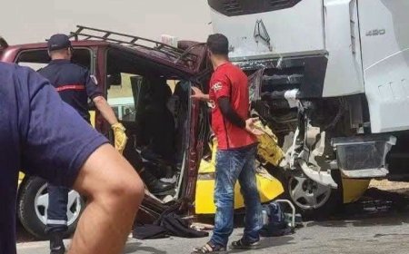 قتلى وجريحان في اصطدام بين سيارة نقل جماعي وشاحنة بتيارت