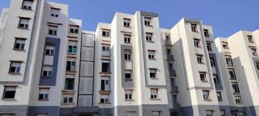 32 عائلة مستفيدة بحي "200 مسكن قيرش" ببرحال يطالبون بفتح تحقيق للوقوف على تدهور شققهم 