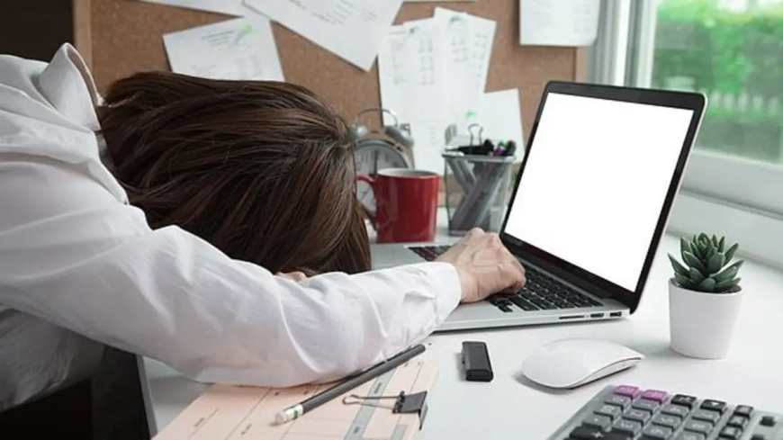 تشعر بالتعب طوال الوقت؟..  علامات تكشف ما يحتاجه جسمك