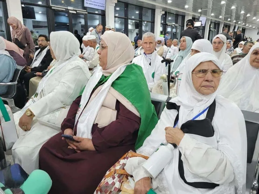 رئيس الجمهورية يخصّص 2000 دفتر حج اضافي لكبار السن