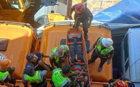 سقوط عامل داخل عنبر باخرة تجارية بميناء "جن جن"