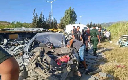 وفاة عشرة أشخاص وإصابة عشرة آخرين في حادث مرور بتيزي وزو
