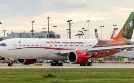 طائرة للخطوط الجوية الجزائرية بحلة وطنية جديدة 